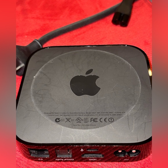 APPLE TV WITH (POWER CABLE/ REMOTE) T16 - Picture 4 of 5